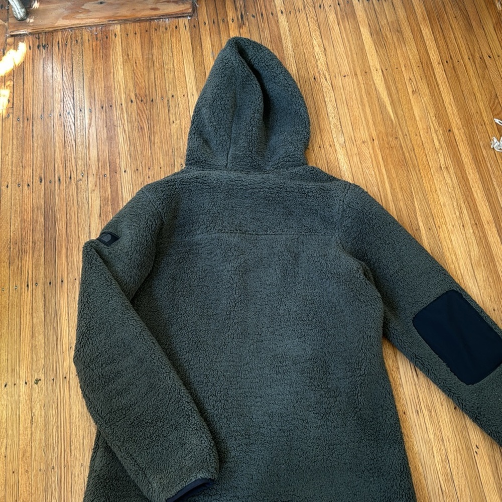 North Face 1/2 zip fleece. SIZE M - Picture 4 of 4